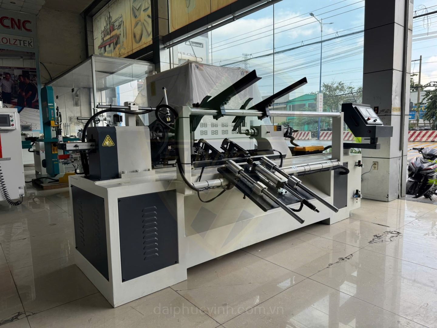 MÁY TIỆN GỖ VÀ CHÀ NHÁM CNC 1500MM (nạp phôi tự động) 12481