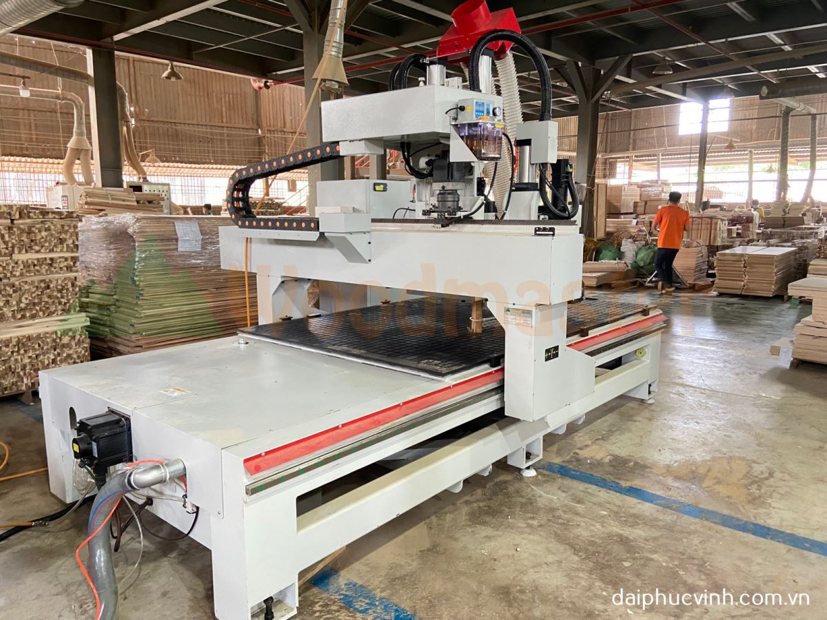 MÁY CNC TRUNG TÂM THAY DAO TỰ ĐỘNG + TRỤC CƯA ĐA HƯỚNG WM-1325RS 8898