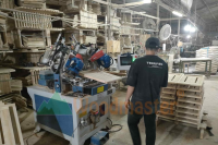 Máy khoan cấy ốc lưng tựa ghế CNC 5946