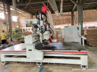 MÁY CNC TRUNG TÂM THAY DAO TỰ ĐỘNG + TRỤC CƯA ĐA HƯỚNG  WM-1625RS 8903