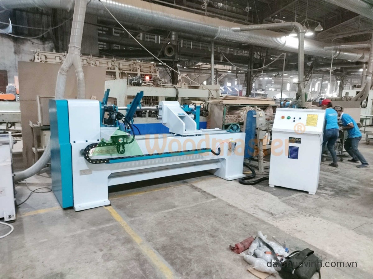 Máy tiện gỗ CNC 2 trục nạp phôi làm việc đồng thời WM-1500A2 6206