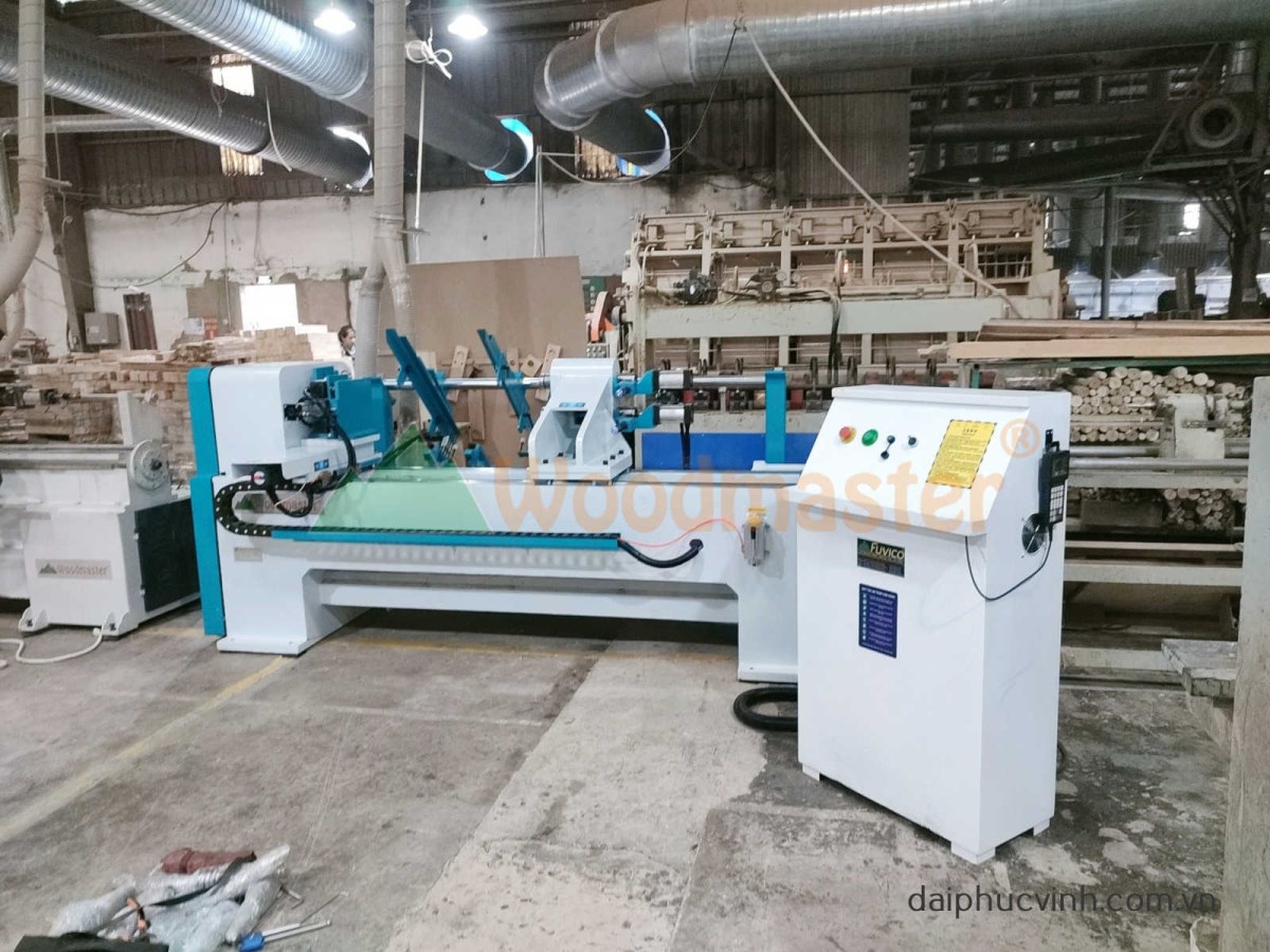Máy tiện gỗ CNC 2 trục nạp phôi làm việc đồng thời WM-1500A2 6207