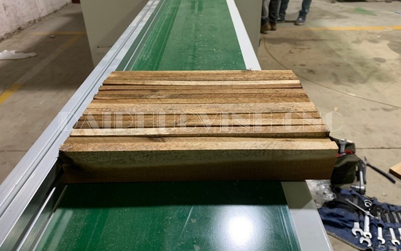 MÁY CẮT KHUYẾT TẬT GỖ CHỌN PHÔI TỰ ĐỘNG 7481