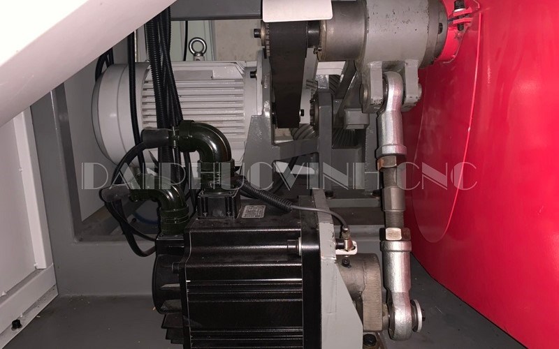 MÁY CẮT KHUYẾT TẬT GỖ CHỌN PHÔI TỰ ĐỘNG 7483