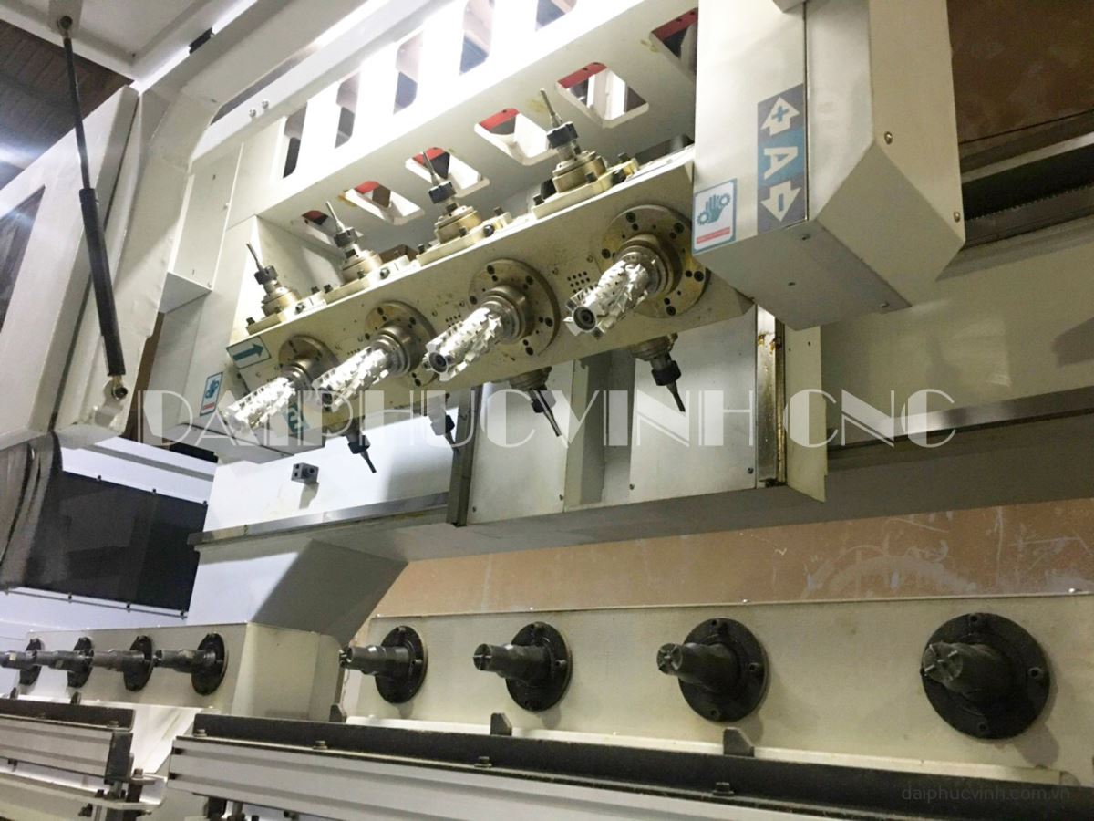 MÁY PHAY CNC 4 TRỤC 16 DAO KẸP XOAY 360 ĐỘ LÀM CHÂN BÀN GHẾ 7879