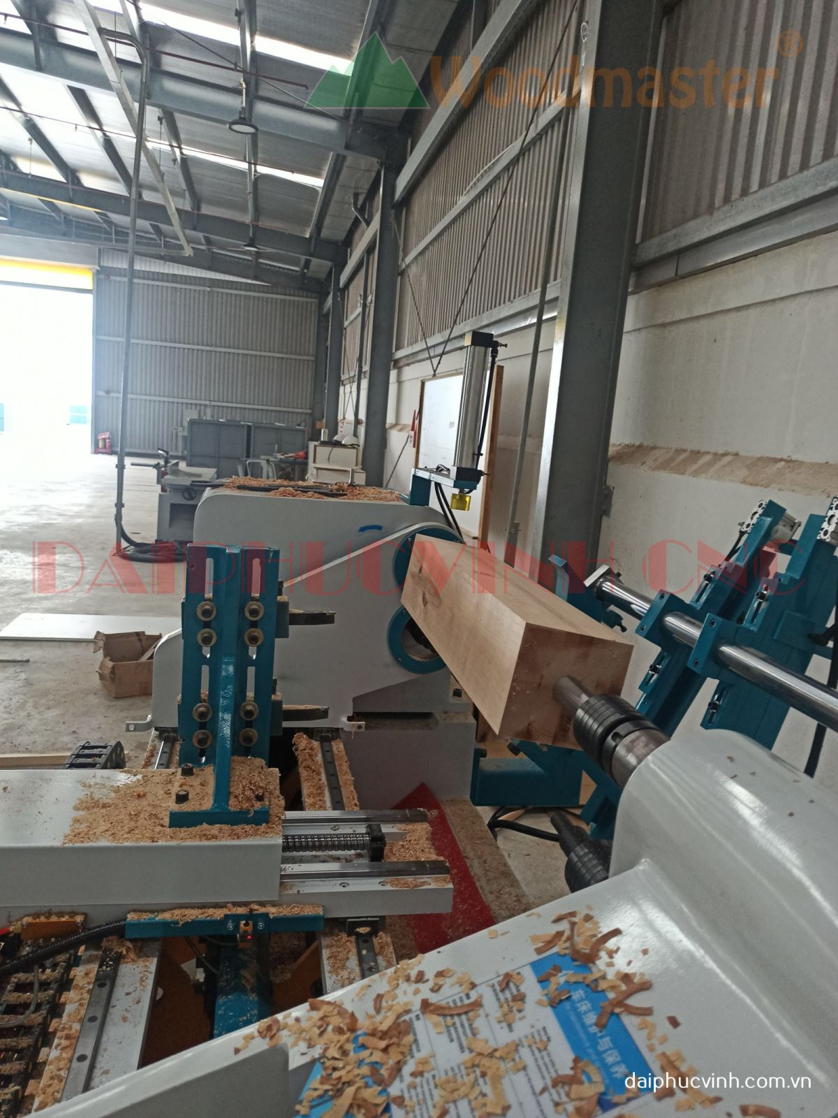 Máy tiện gỗ CNC 2 trục nạp phôi làm việc đồng thời WM-1500A2 8282