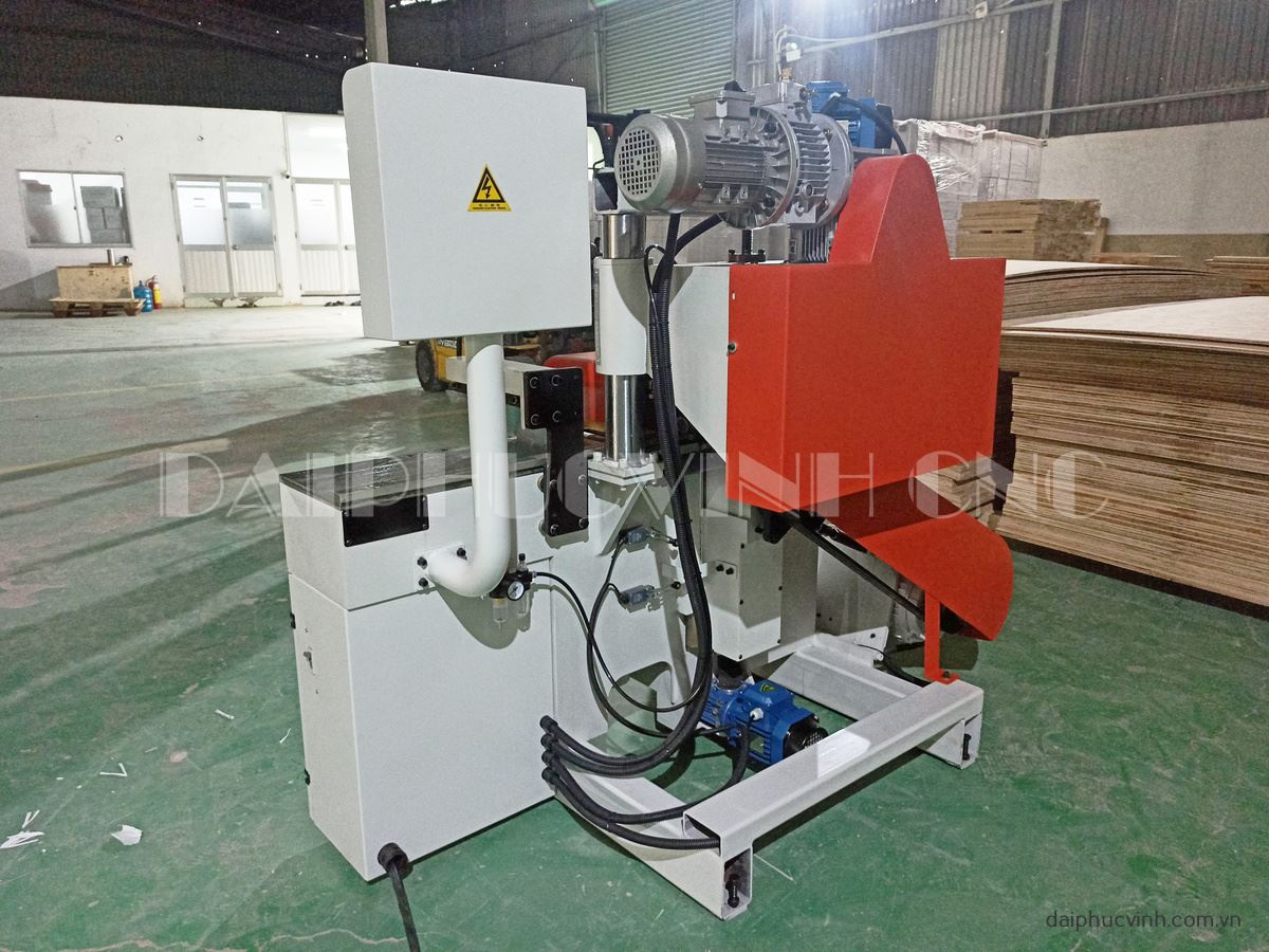 MÁY CƯA RONG NHIỀU LƯỠI WOODMASTER TQ 8082