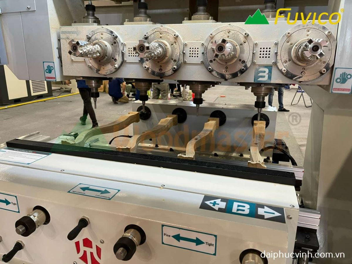MÁY PHAY CNC 4 TRỤC 16 DAO KẸP XOAY 360 ĐỘ LÀM CHÂN BÀN GHẾ 9375